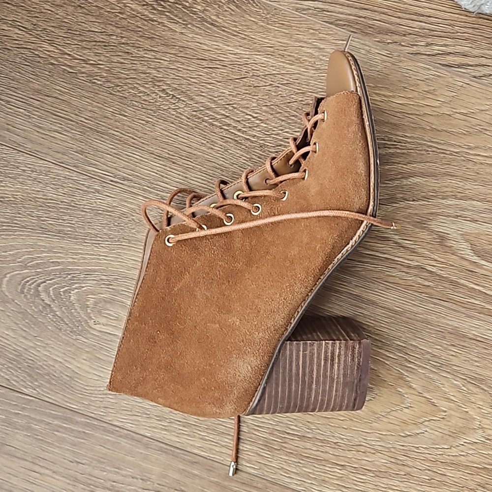 Aldo caramel suede lace up sandals. Fall. Size 8,5